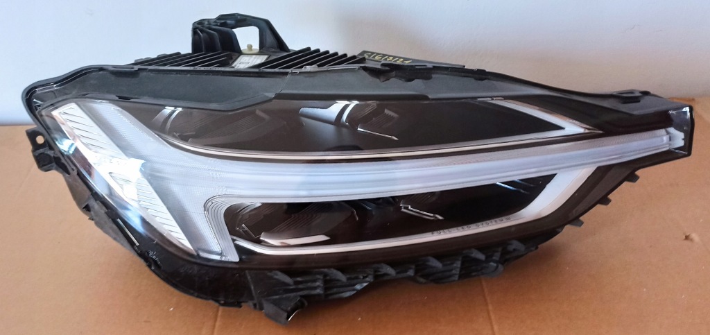 фото №1, Volvo xc60 ii лампа права full led mid 31108597