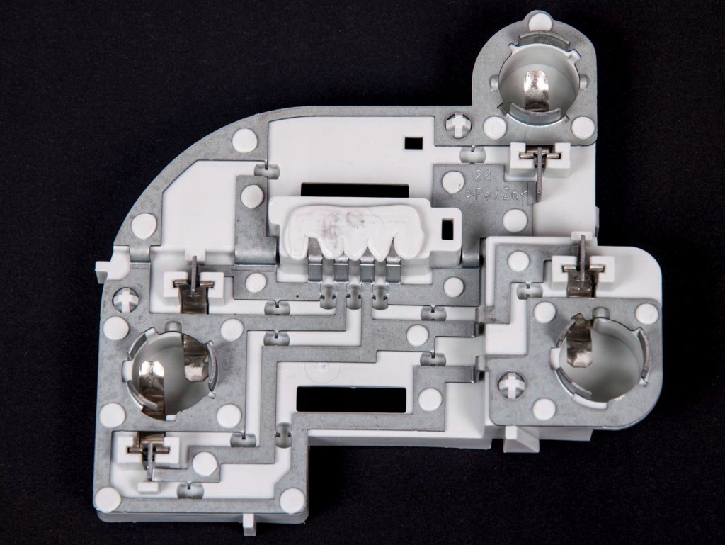 Вкладиш фари правий задні ford mondeo iv універсал 07-14r Ціна