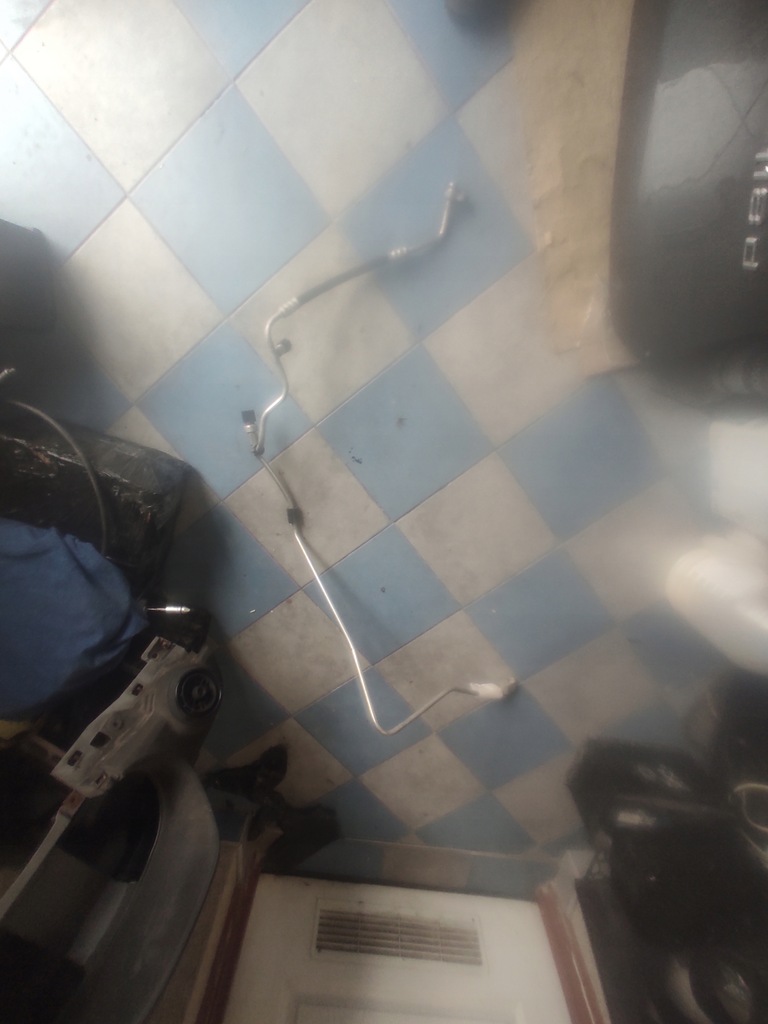 фото №1, Audi q3- шланг кондиціонера 8u0820741d