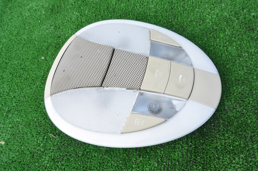 фото №1, Лампа потолочный задняя beż mercedes cls w219