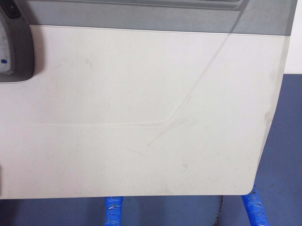 фото №4, Chrysler town country v обшивка дверь задняя правый