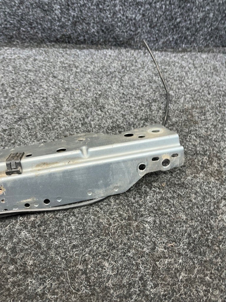 Opel astra j передний панель защёлочный верхний рама радиатора 13312474 с Разборки