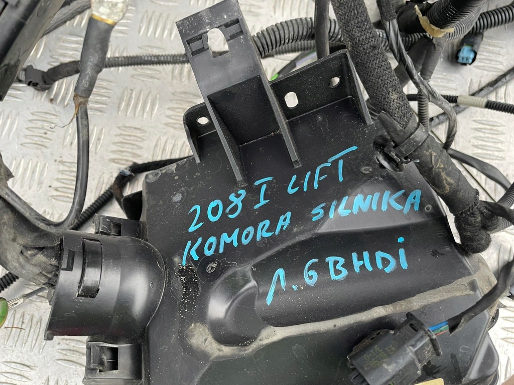 фото №7, Peugeot 208 i электропроводка отсек двигателя lift 1.6 bhdi