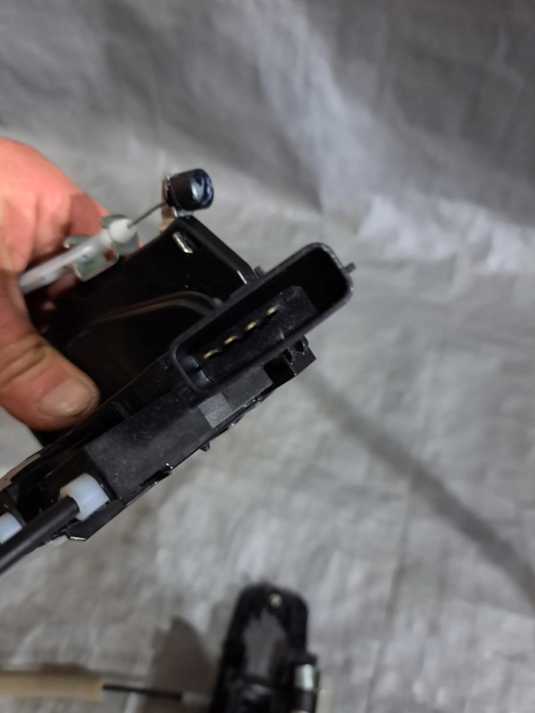 фото №6, Nissan leaf ii 2 2020 замок дверь левый перед euro