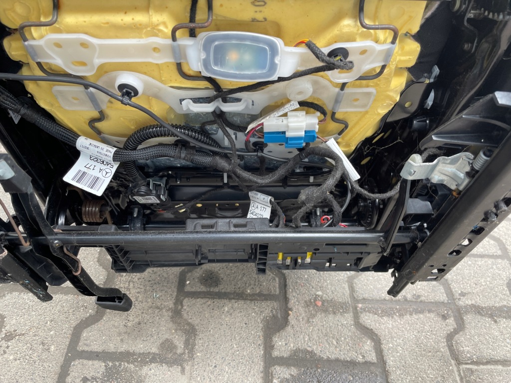 фото №8, Mercedes a 177 a45 amg сидіння заднє сидіння обшивки комплект