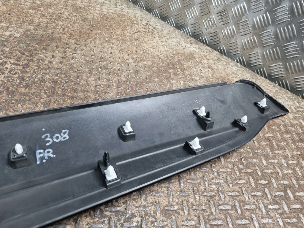 фото №7, Ford escape iv 2020 po права передні накладки