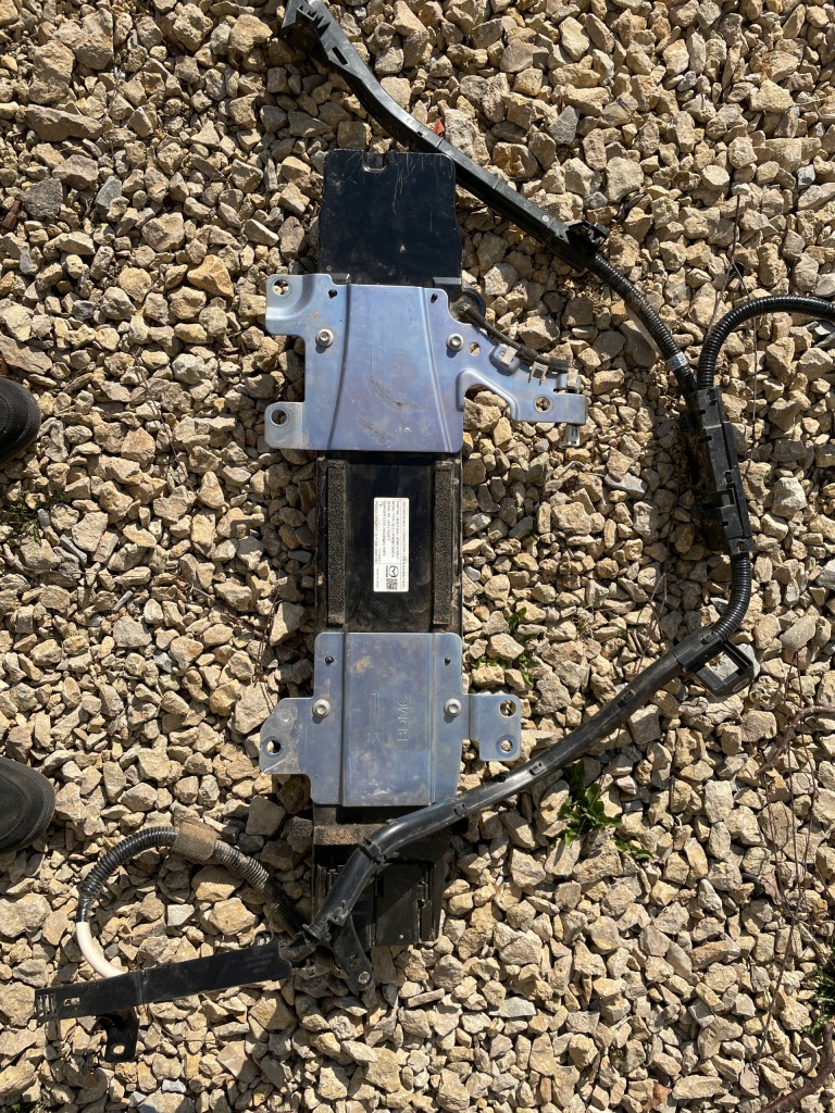 фото №1, Аккумулятор mazda 3 bp 2019+ bdmc-67zb3-f