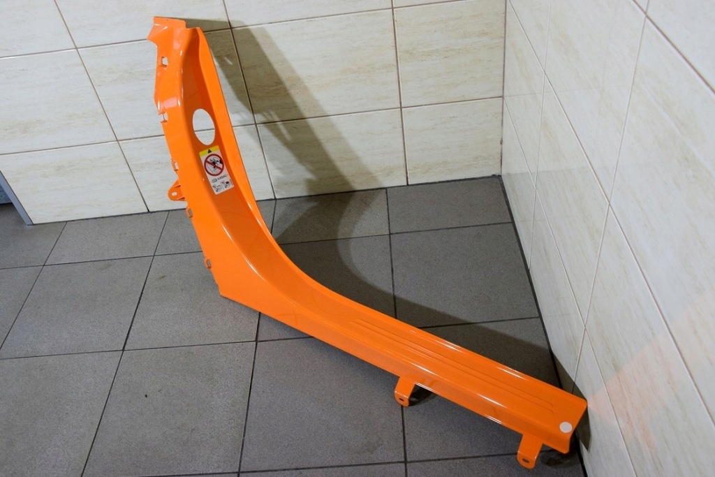 фото №3, Audi r8 порог 4s0 молдинг порог обшивка боковой