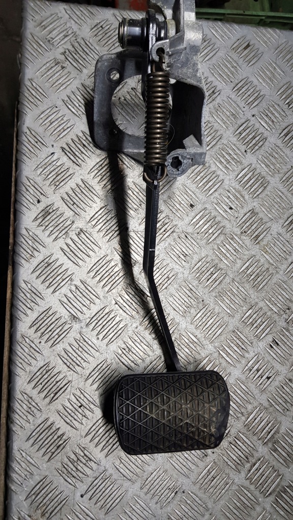 фото №2, Mercedes w163 педаль тормоза автоматическая коробка передач