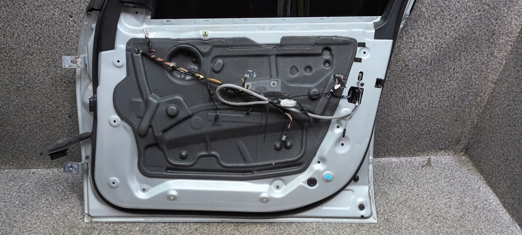 фото №9, Bmw x5 e70 дверь правое передние ручка стекло молдинг правый перед 354/7 org