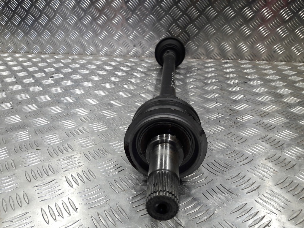 фото №8, Mercedes e w213 kombi 2016r приводной вал правый задняя 4500km