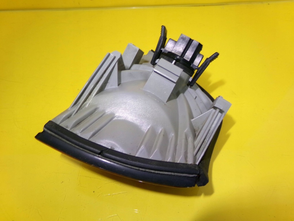 Поворотник поворотник правый перед bmw 3 e36 zb155233 nr170 с Разборки