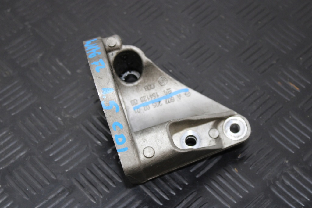 фото №1, Кронштейн підпора піввісь a6072050201 mercedes a-klasa w176 lift