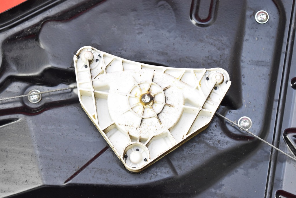 фото №4, Підйомник скло правий задня land rover discovery 3 iii 04-09