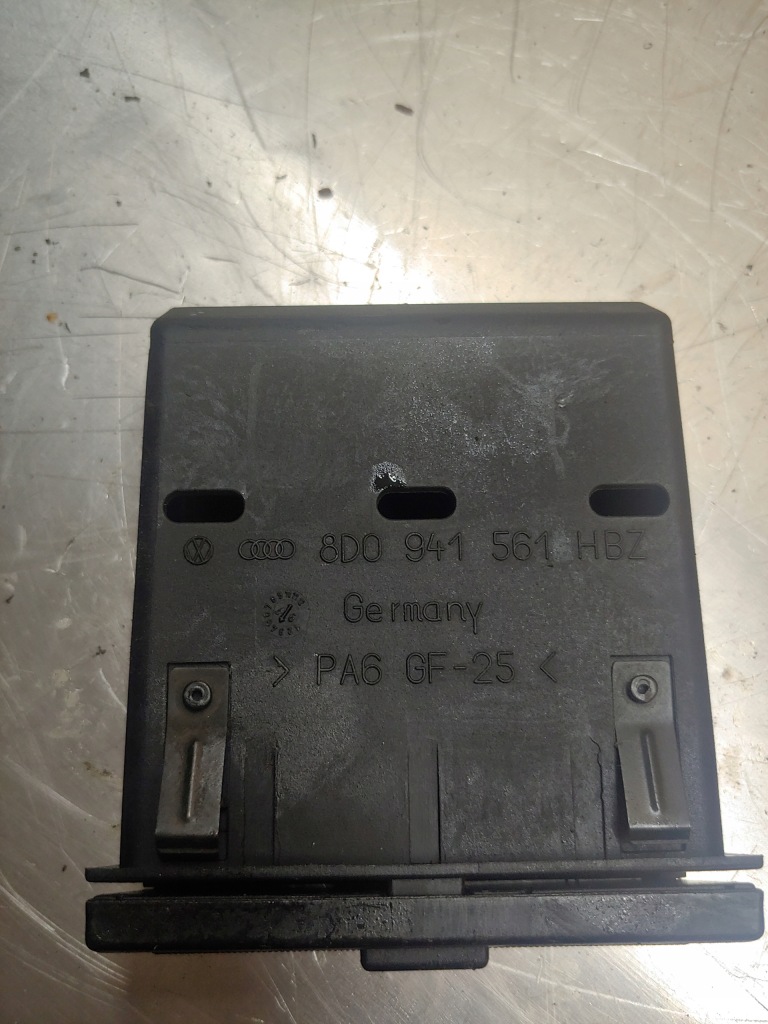 фото №1, Бардачок audi a4 b5 1.8 b