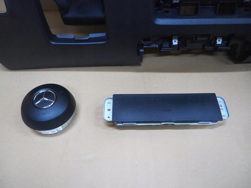 фото №11, Панель приладів консоль подушка безпеки подушки безпеки ремені mercedes eqb x243 glb w247