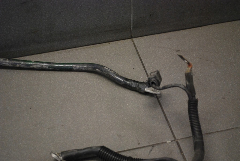 фото №5, Шланг напруговий генератора audi a8 d3 4.2 tdi