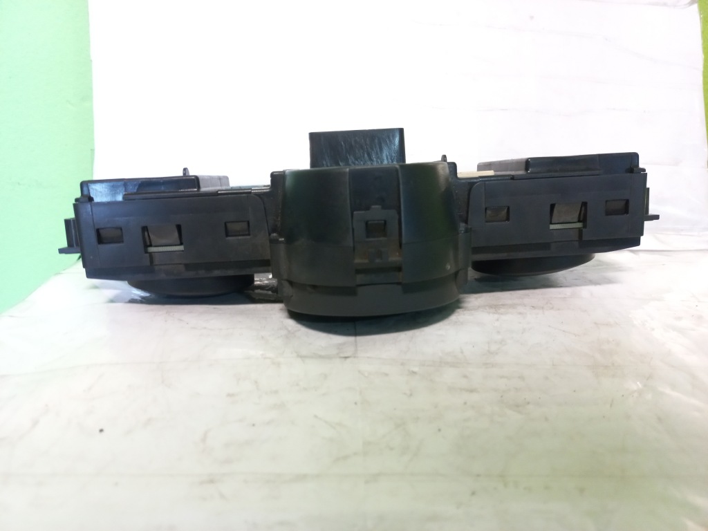 фото №4, Панель обдув 8200344841 - renault scenic ii