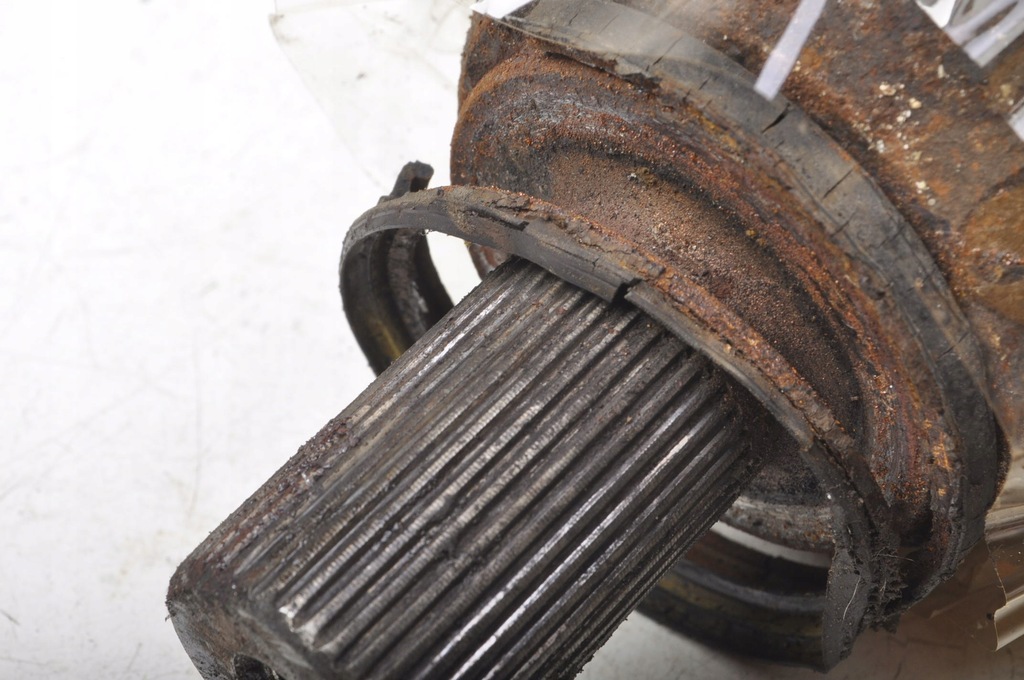 фото №8, Volvo xc60 2.4d приводной вал левая короткий 31325101