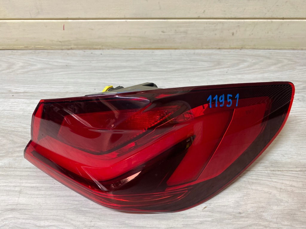 фото №1, Bmw 1 f40 лампа правый задняя 7450644