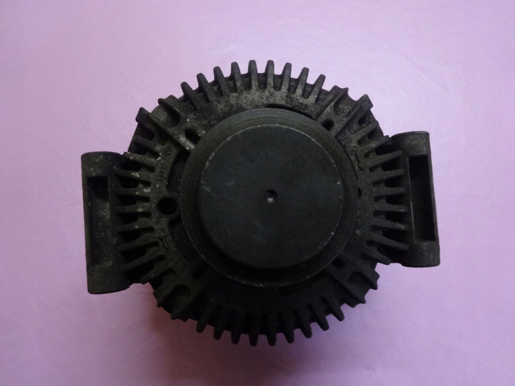 Audi a6 2.4 b 05r. 177km 06e903016f 704008521 генератор с Разборки