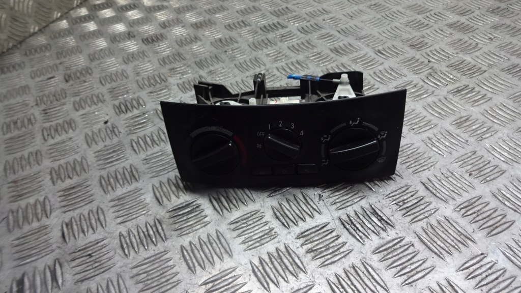 фото №1, Панель керування обдув mitsubishi space star mn140637