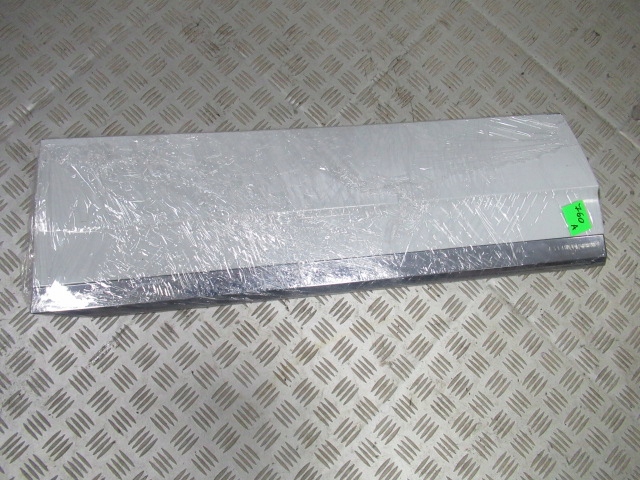 фото №1, Молдинг накладка дверь левый задняя vw touareg iii