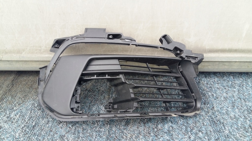 фото №1, Решітка бампер передній peugeot 308 ii lift 16- gt