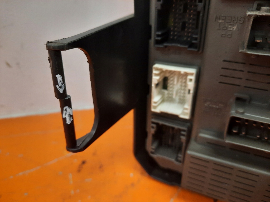 Peugeot 807 2.2 hdi 02-07 коробка запобіжників 1484818080 Зі Шроту