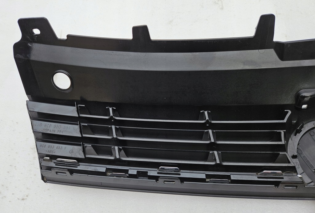 Решітка радіатора решітка  радіатора перед vw polo v 5 6c0853651k 6c0853653f 6c0853600 Оригінал