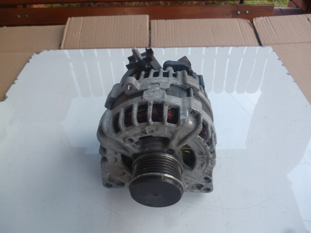 Купити Генератор 0009063801 mercedes w 176 1.5cdi
