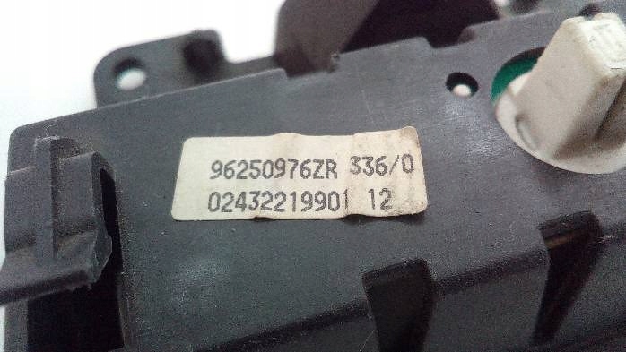 фото №7, Дисплей годинник peugeot 206 96250976zr