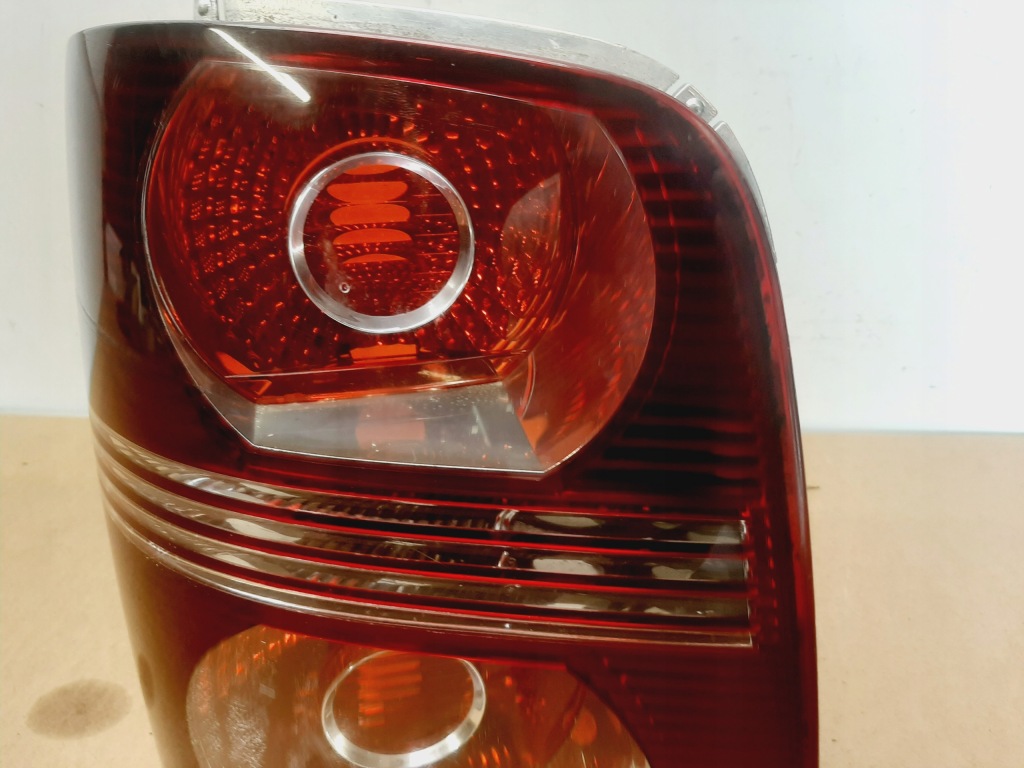 Лампа ліва задня задня vw touran i lift lata 2006-2010 Зі Шроту