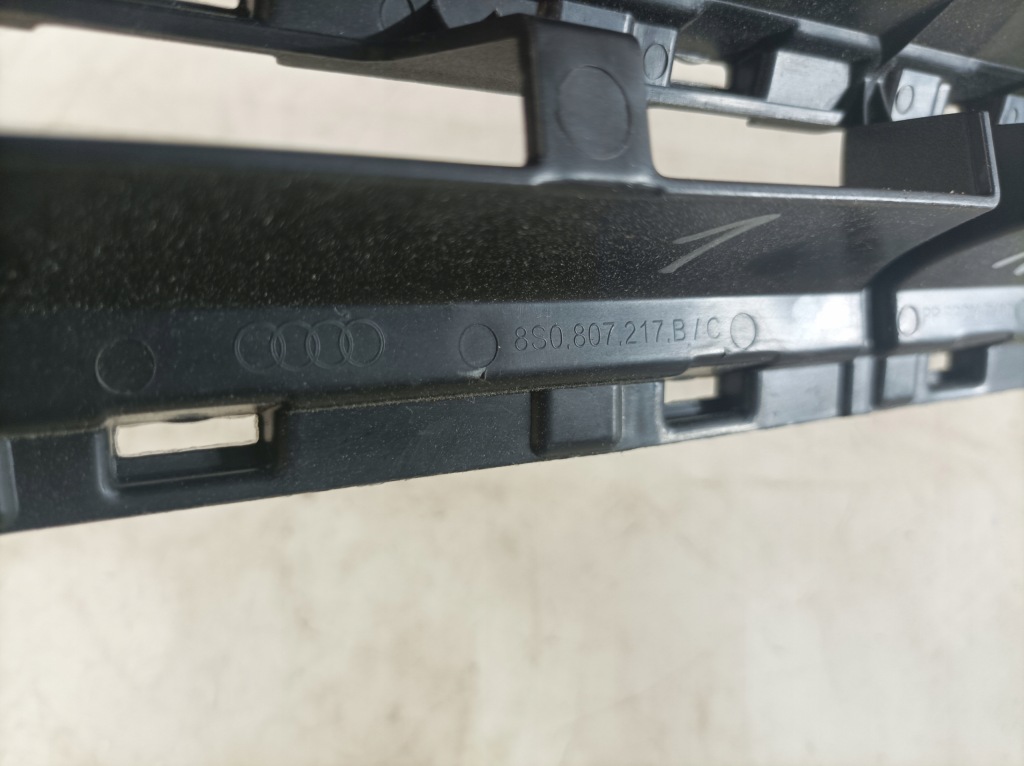 Audi tt 15 кронштейн напрямна бампера usa перед Доставка