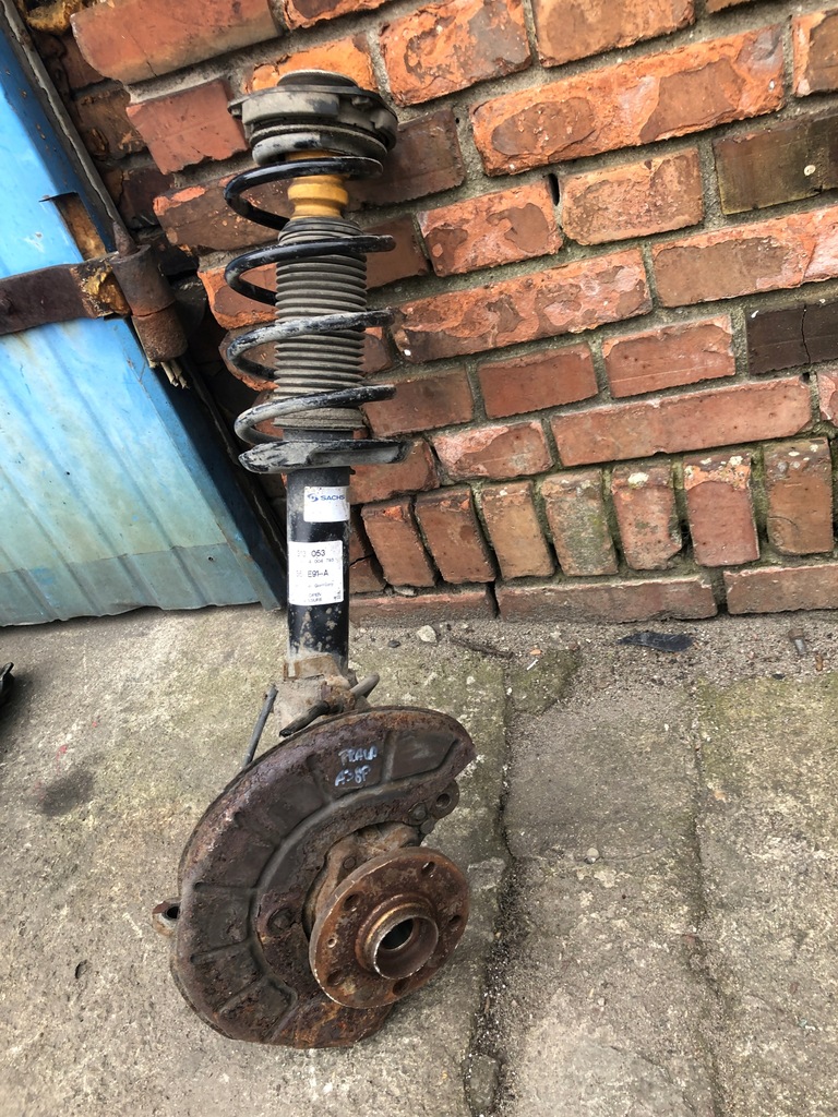 фото №1, Поворотный кулак рычаг правая a3 8p 04-07