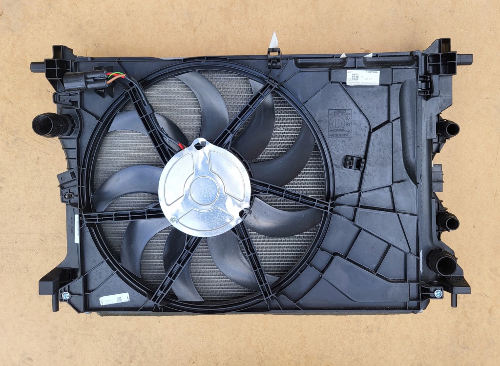 фото №1, Комплект радиатор jeep compass hybrid alfa romeo tonale 1.3 phev 275 km