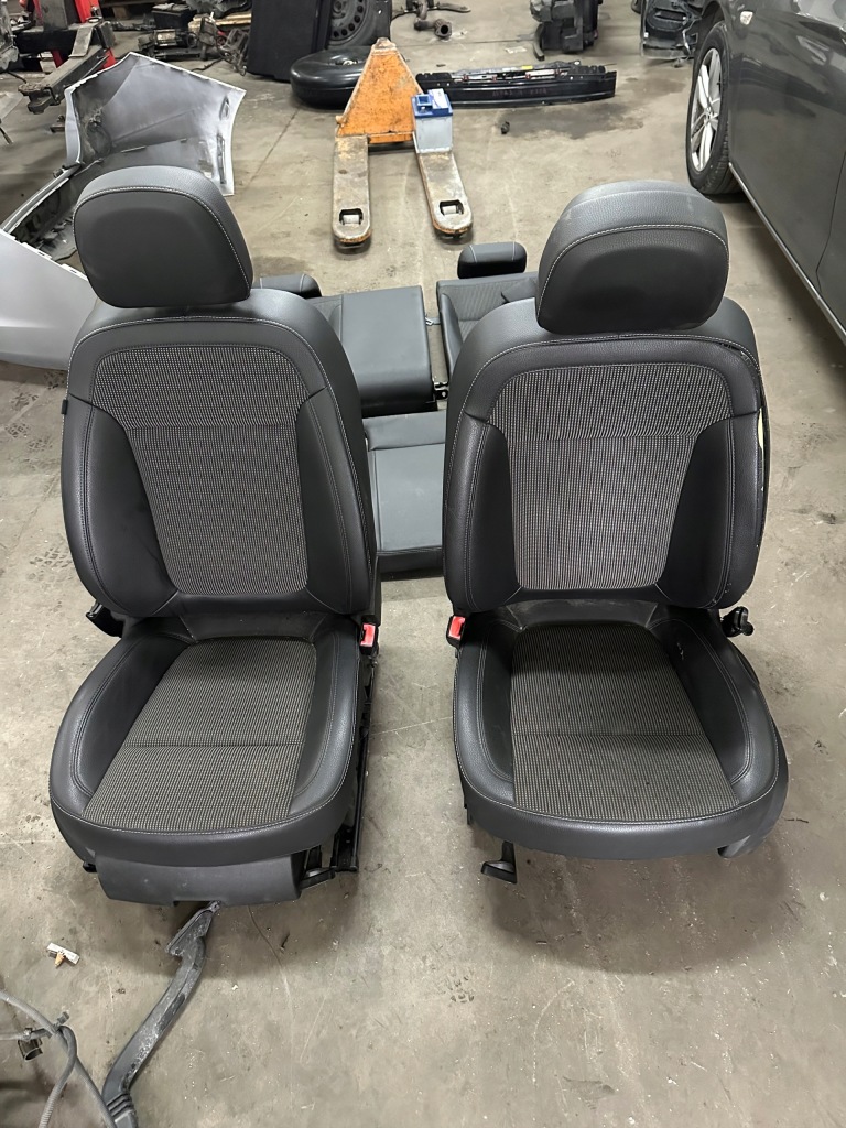 фото №1, Opel astra j hb 5d сидіння заднє сидіння напівшкіра обшивки оббивка