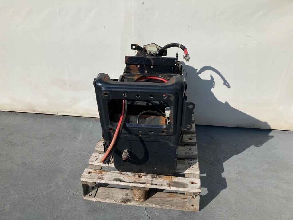 фото №6, Man tgx tgs euro 6 коробка основание аккумуляторов