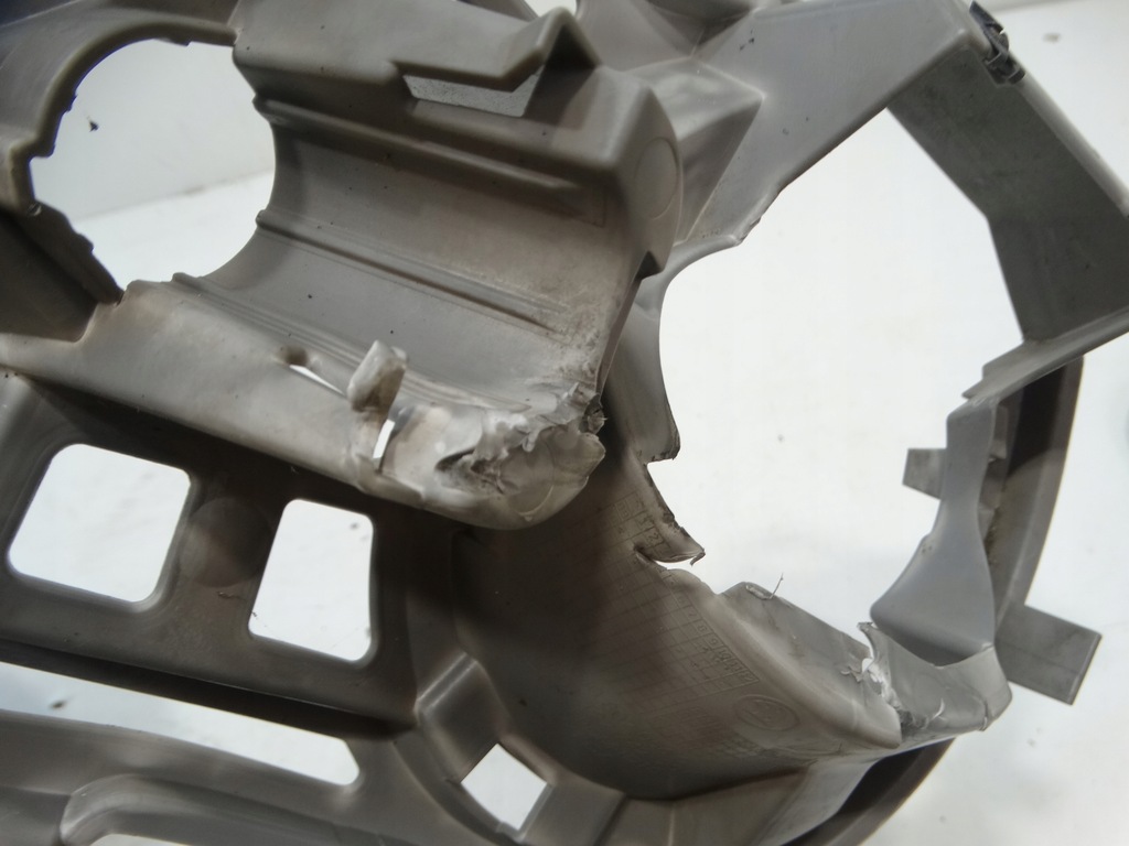 фото №13, Кронштейн противотуманной фары правый перед skoda fabia ii roomster skout 5j0807056c