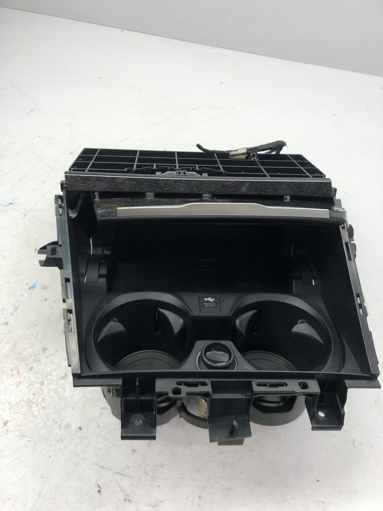 фото №4, Bmw 3' g20 бардачок туннель зарядное устройство 6806796