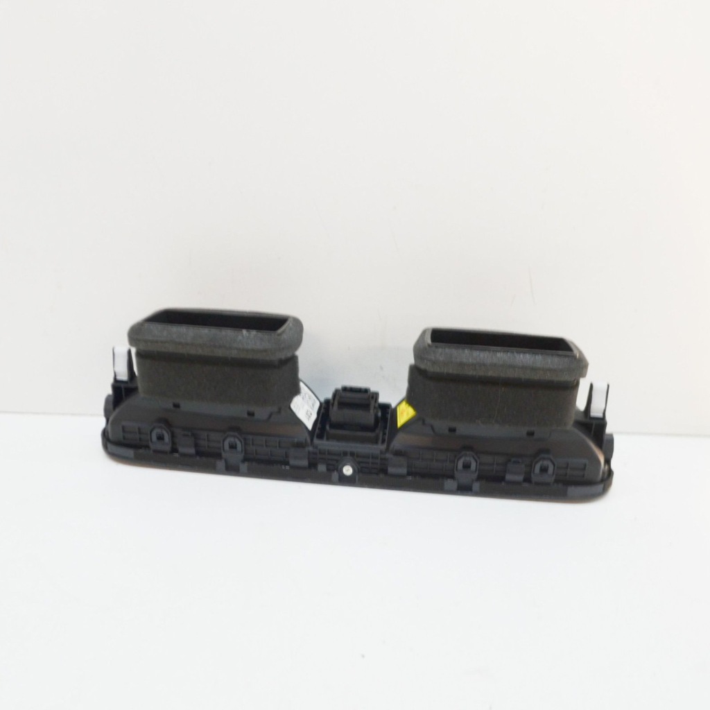 фото №6, Hyundai kona i 2018 форсунки / решётки обдув панели приборной панели