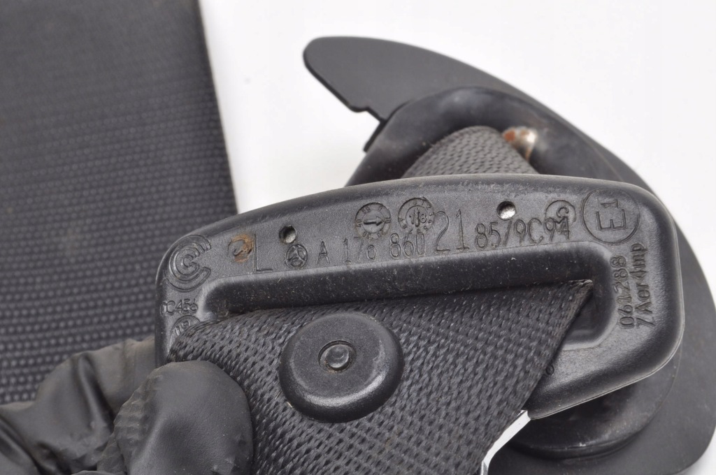 Mercedes gla w156 ремень безопасности левый перед a1768602185 Недорого