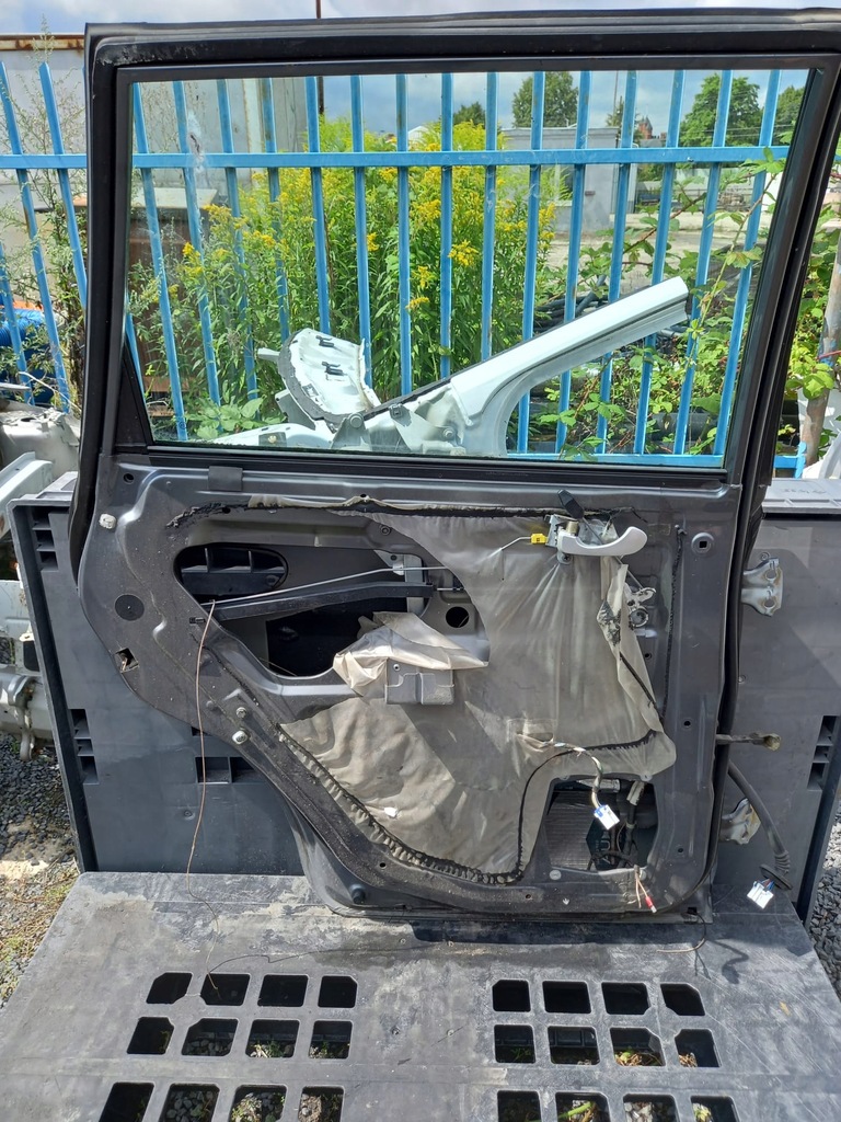 фото №6, Дверь задняя левая, правое space star u63 98-05r kombi