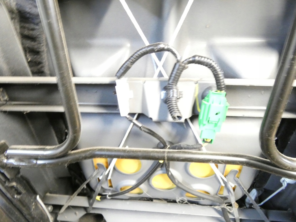 фото №16, Сидіння лівий водія citroen c1 107 aygo i 3d 05-14 велюр подушка