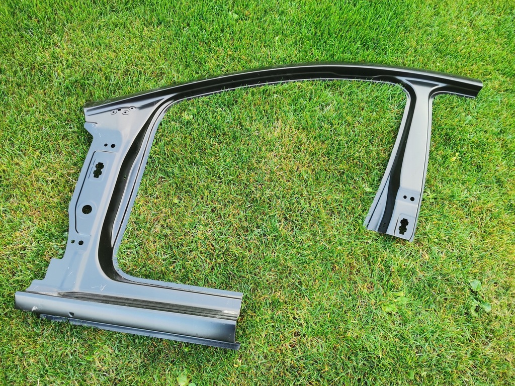 фото №1, Seat leon iii 5f4 обшивка левая перед порог блок двигателя