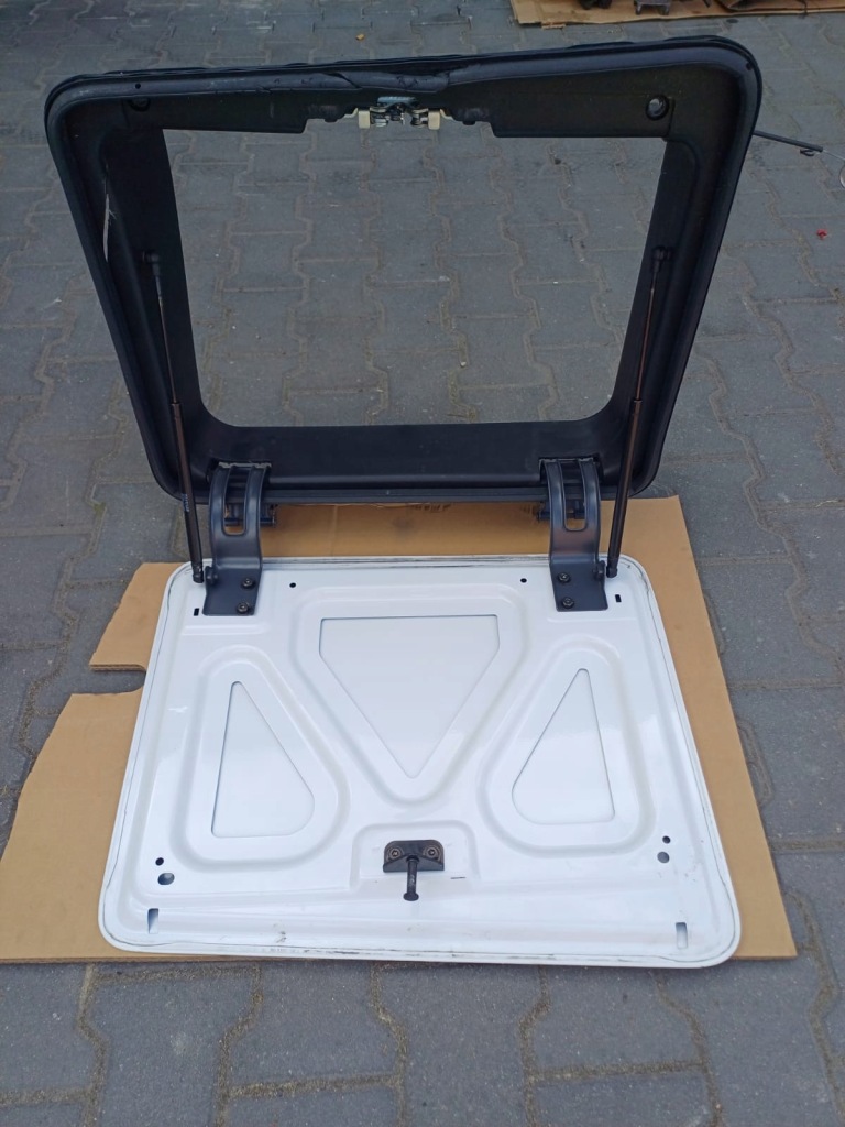 фото №8, Крышка багажника крышка рамка бардачка бокового кабины левая scania r s ntg euro 6 2020r