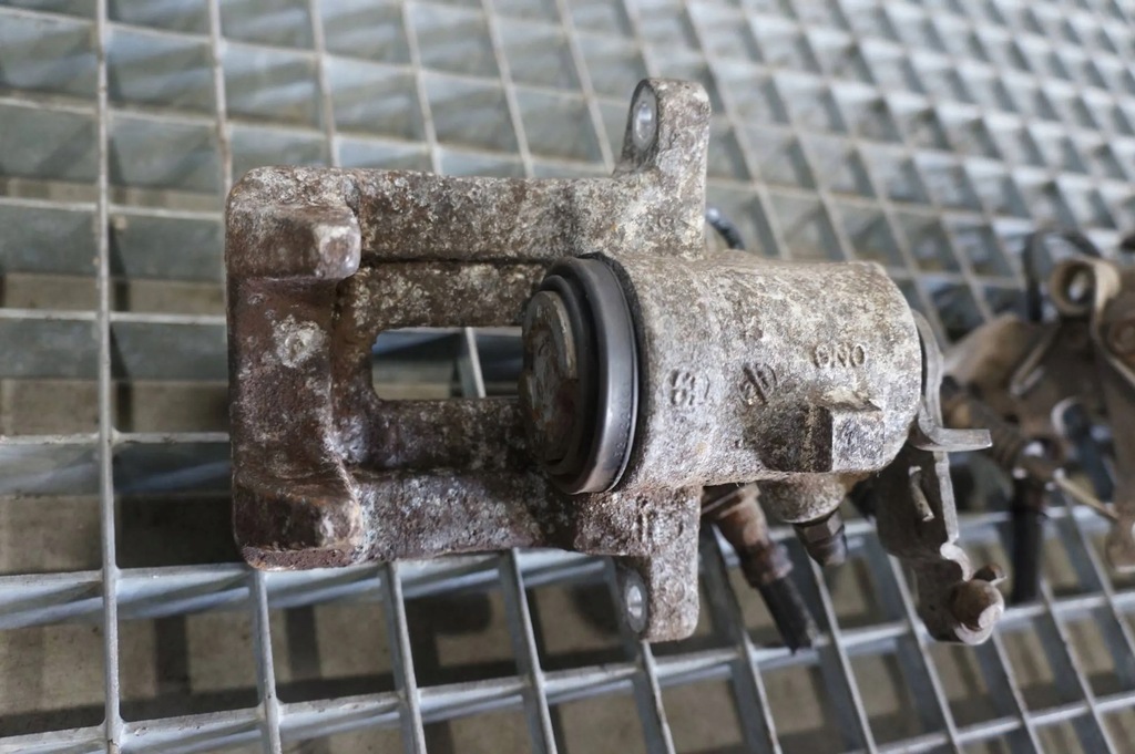 фото №8, 2x суппорты задняя задние kpl do skoda yeti 2.0 tdi