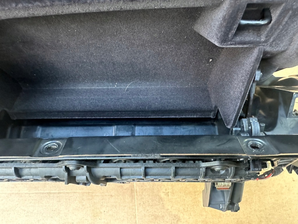 Bmw 7 e65 рестайлинг  бардачок пассажира европа 7027427 в Украине