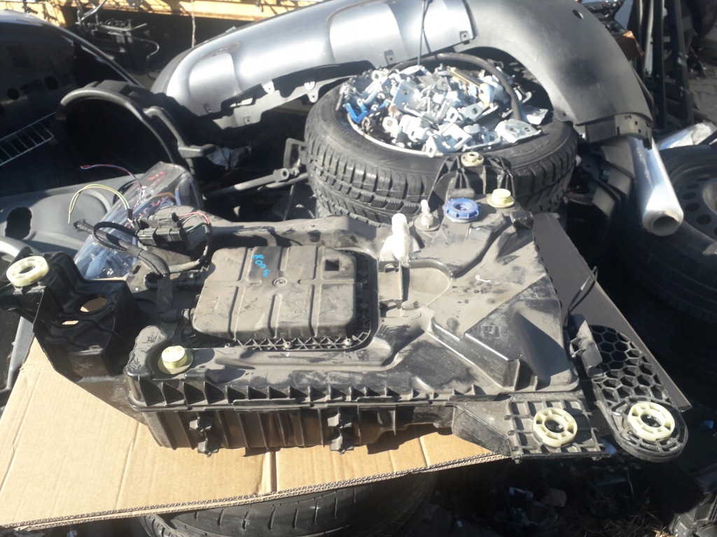 фото №1, Бак adblue peugeot 3008 5008 c4 picasso