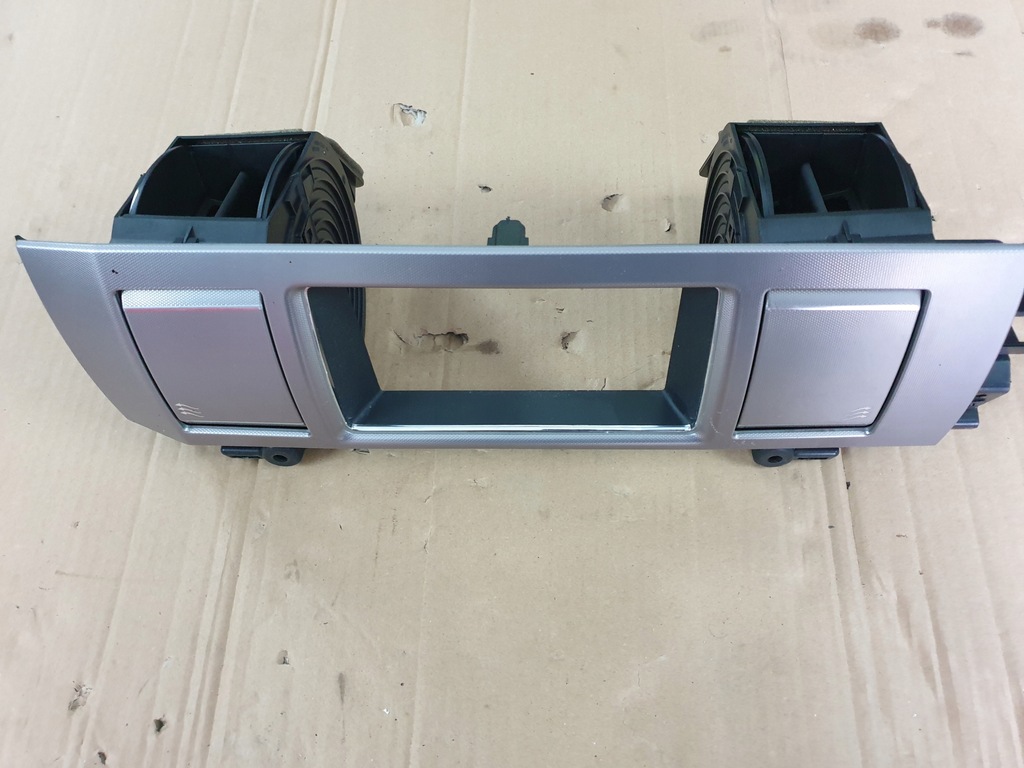 фото №1, Решётка обдув средняя jaguar xf